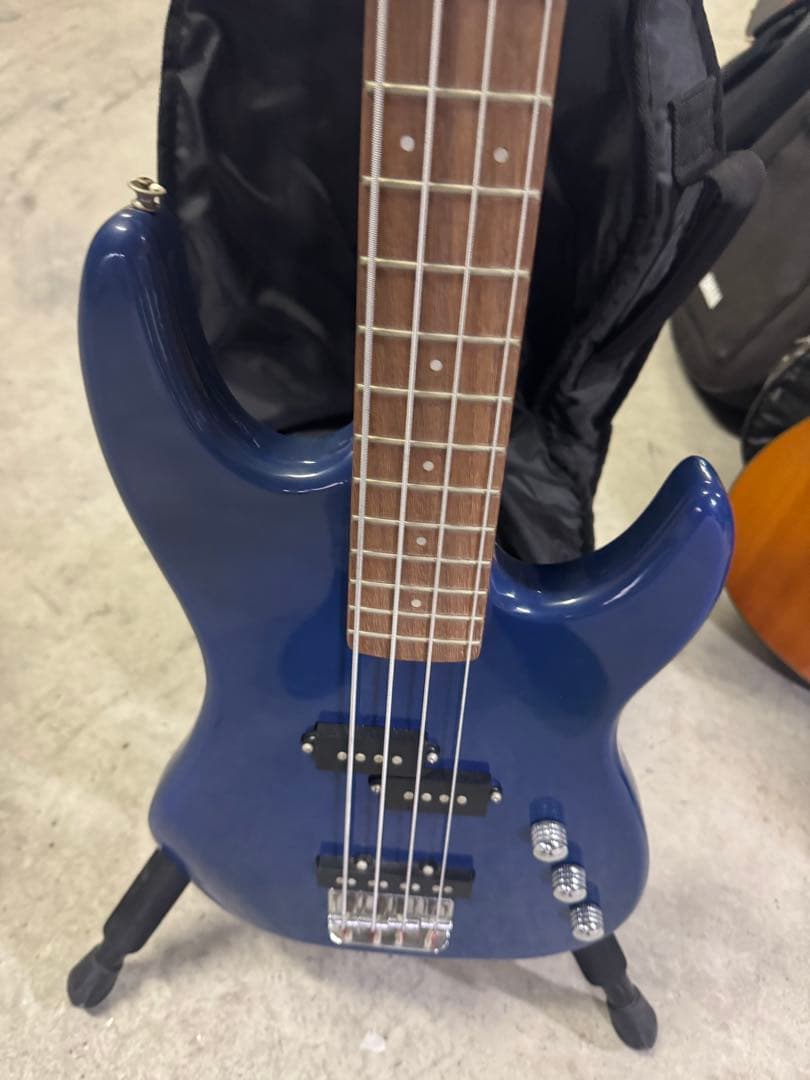 Mad Axe 4弦エレキベース 青