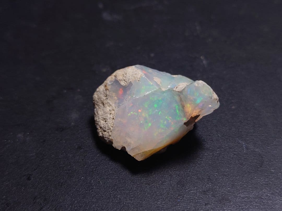 エチオピア　オパール　原石　鉱物標本　ジュエリーグレード　AAA