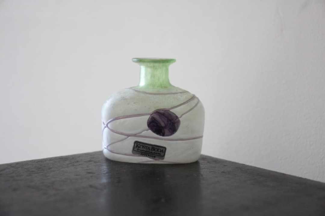 スウェーデン　コスタボダ　アーティストコレクション　ギャラクシー　小瓶　花瓶