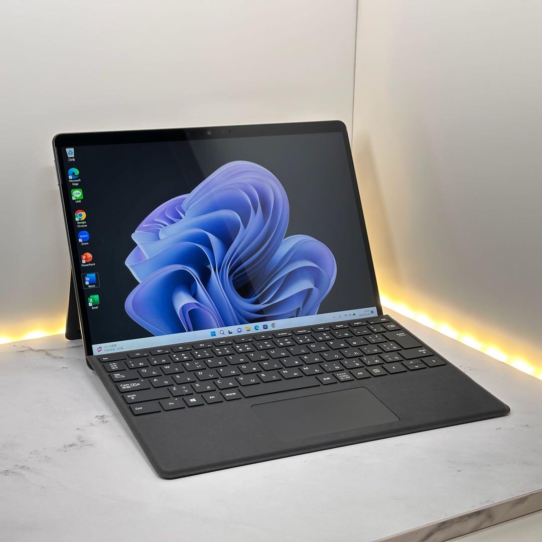 【準新品】　Surface Pro8 i5/8/256 Office