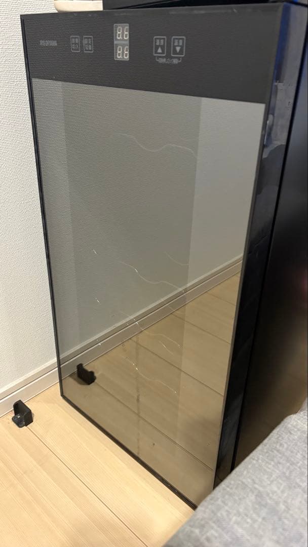 【美品】アイリスオーヤマ ペルチェ式ワインセラー　18本