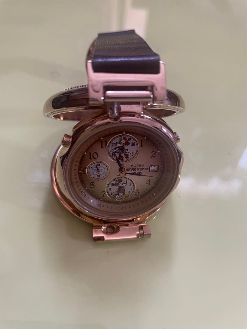 ミッキーマウス70歳の誕生日記念の懐中時計