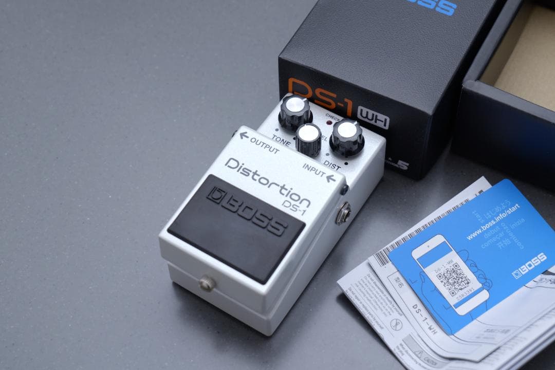 BOSS Distortion DS-1WH パールホワイト限定品
