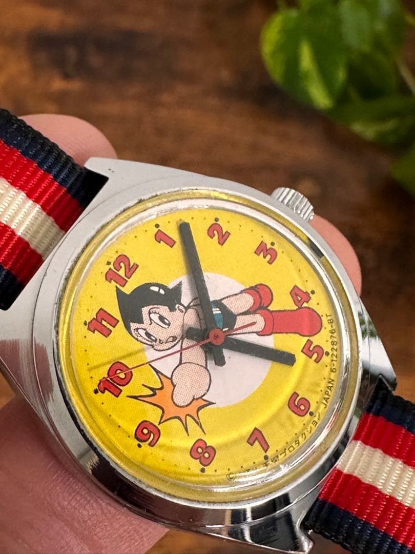 希少　レトロ　鉄腕アトム　腕時計（手巻き）