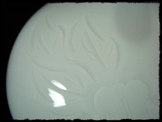 中尾 恭純 白磁牡 丹彫壷 師井上萬二 花器  hk459