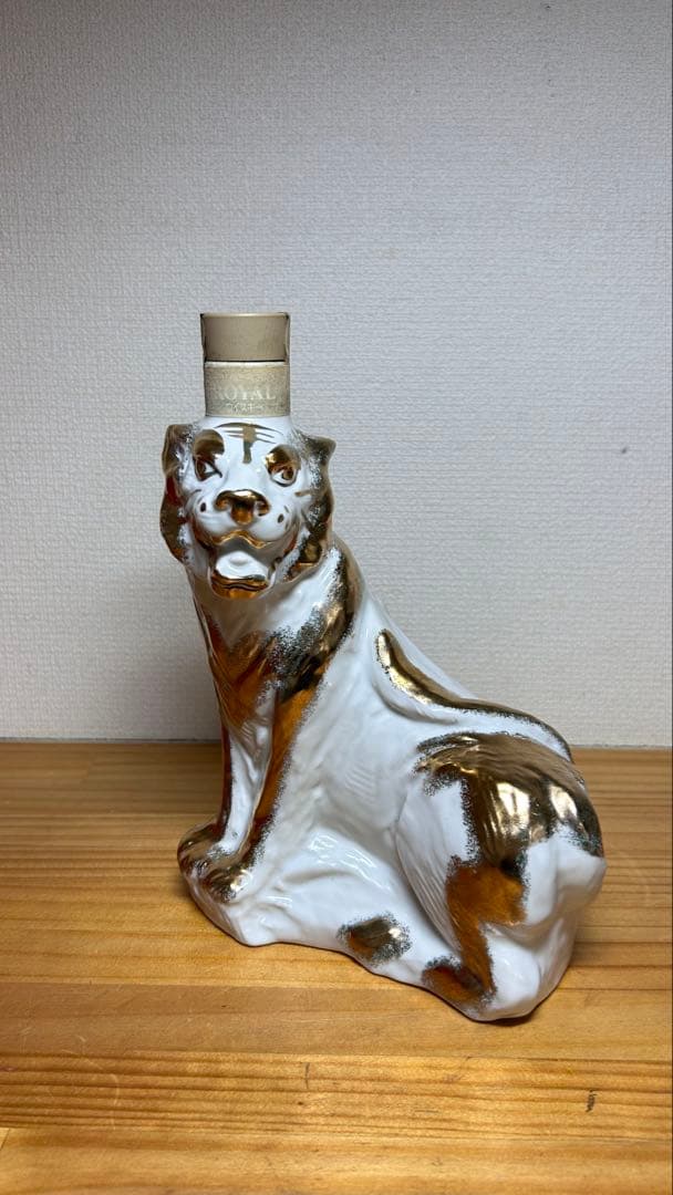 サントリーローヤル　干支　寅歳ボトル　600ml43%　古酒未開栓