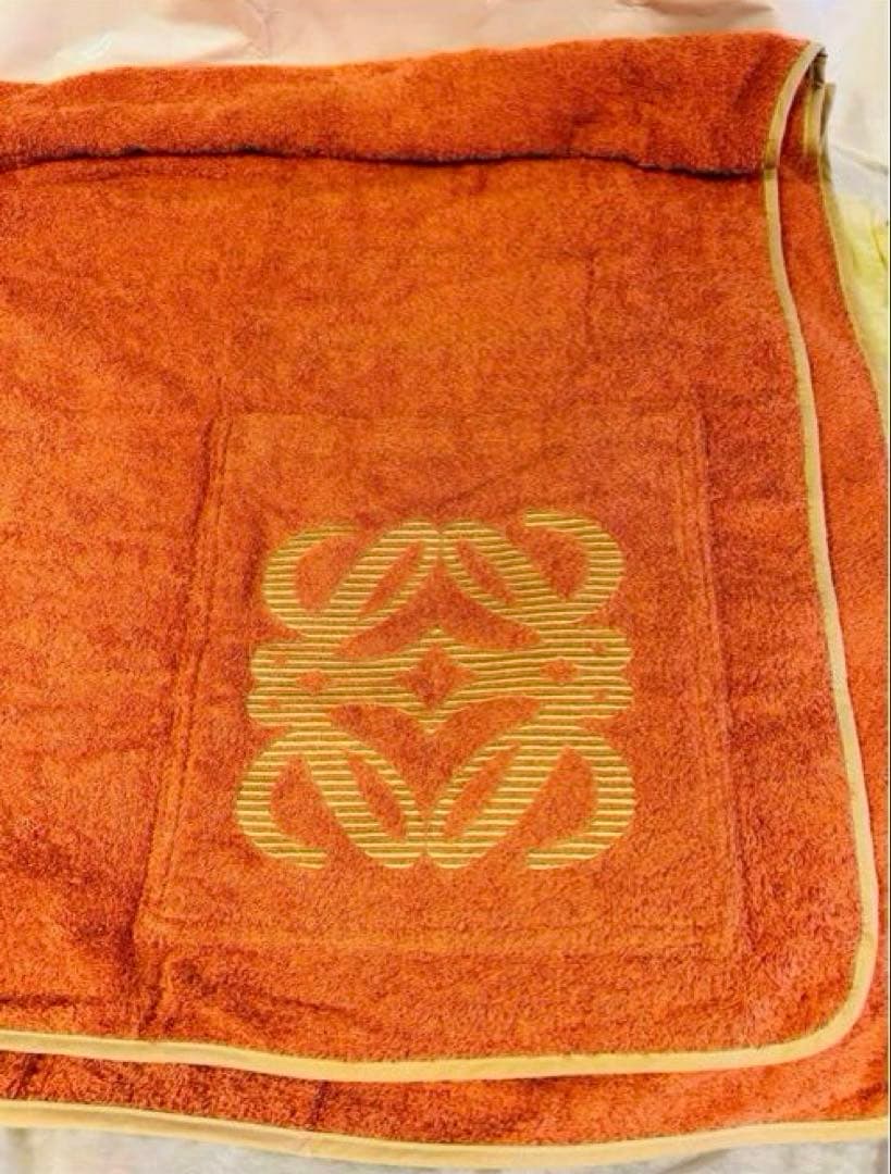 ロエベ　LOEWE アナグラム刺繍　大判タオル　未使用