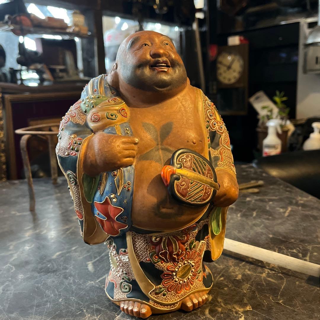 九谷焼布袋様 、明治期九谷焼 、九谷焼の布袋様の置物です。