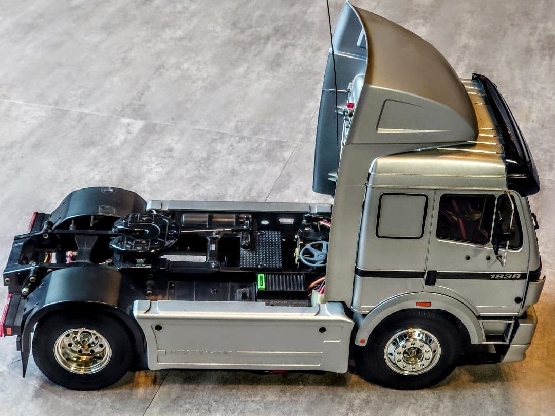 1/14 タミヤ メルセデスベンツ 1838LS ライト点灯 動作確認済み