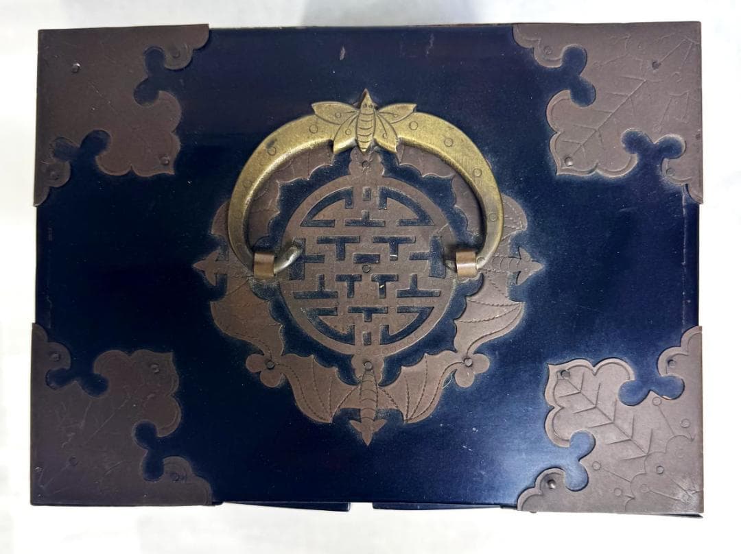 ビンテージ家具 木製青貝螺鈿細工 福禄寿全百宝嵌観音扉黒漆小棚 WWWT090