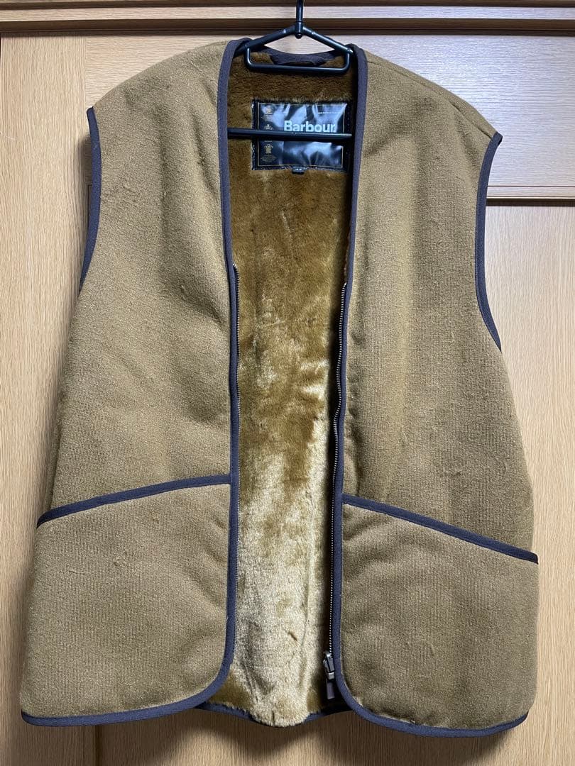 Barbour フロントジップ ファー ライナー ベスト 40