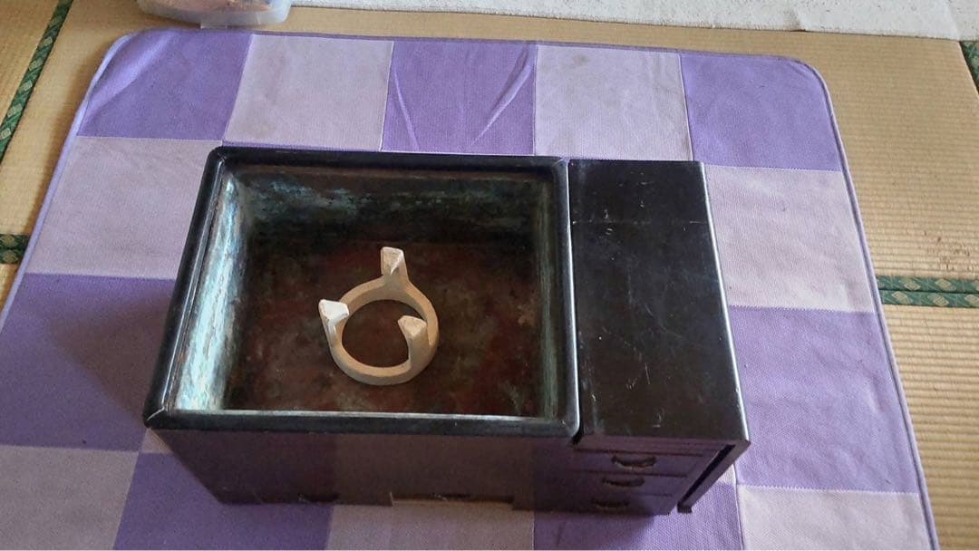 1080です☆彡火鉢．囲炉裏．木製箱火鉢引き出し、折りたたみテーブル付き