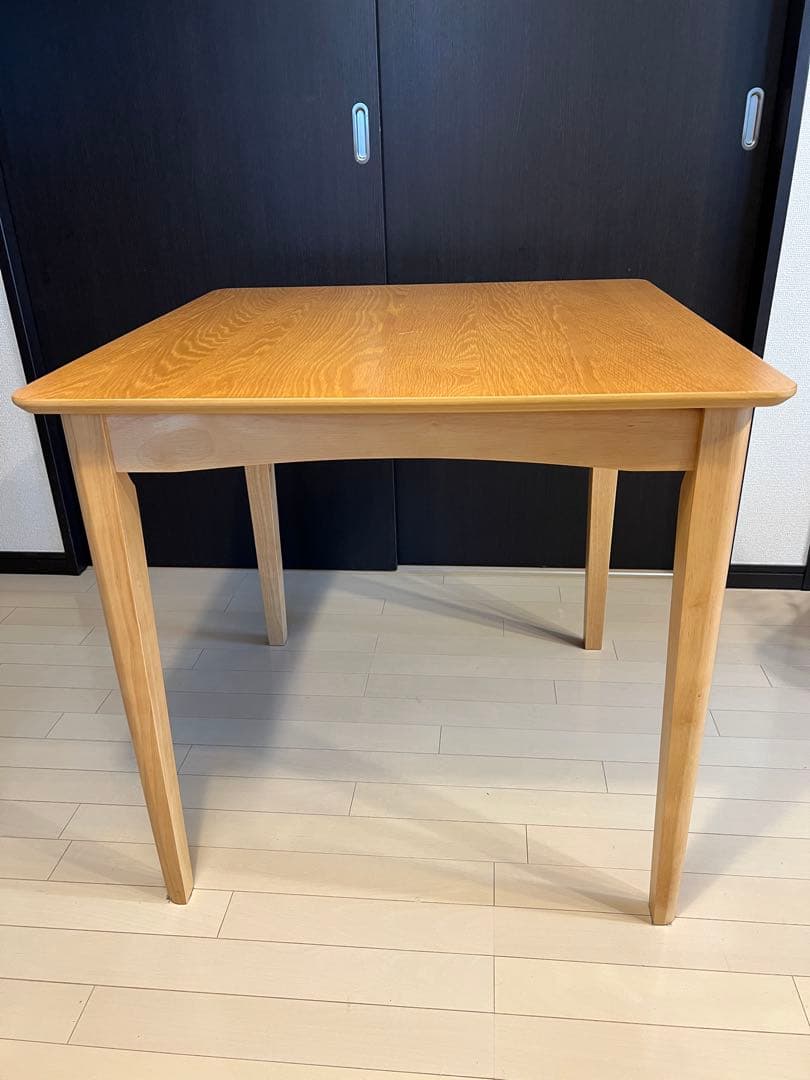 ニトリ　ナチュラルウッド正方形ダイニングテーブル