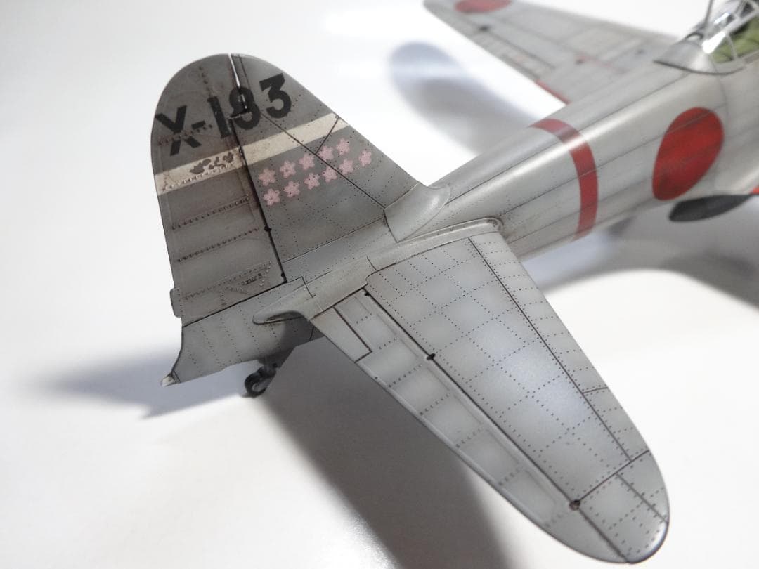 エデュアルド1/48日本海軍艦上戦闘機「零戦21型」完成品