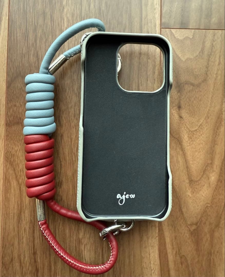 iPhone16Pro用　エジュー　iPhoneケース&ストラップ　美品