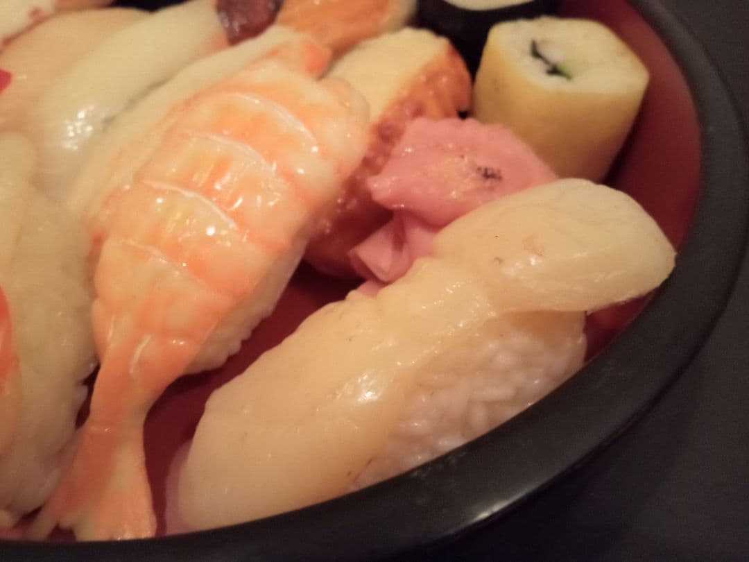 Hセット【食品サンプル】お寿司　16個セット 桶付き！！ 実物大サイズ 高級品