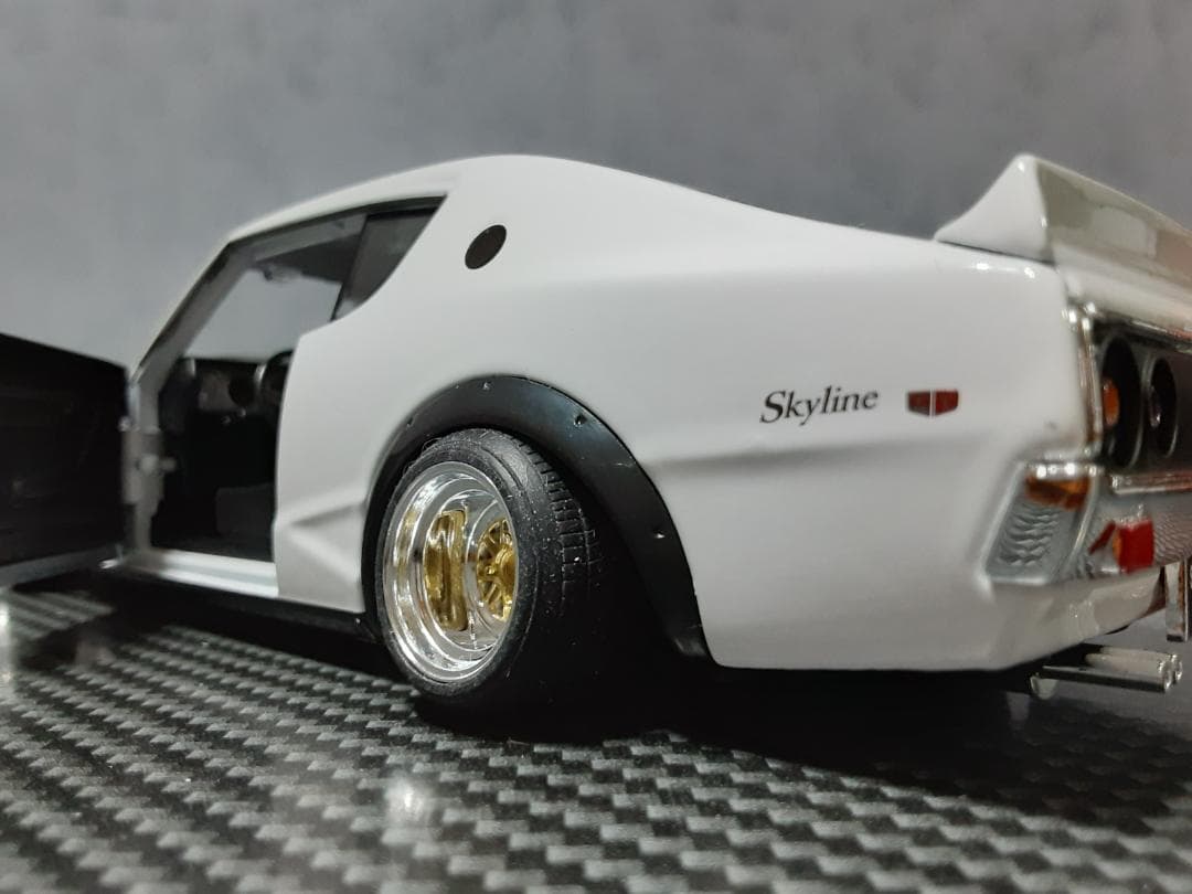Maisto 1/24 日産 ケンメリ GT-R カスタム改 マークⅢ 金