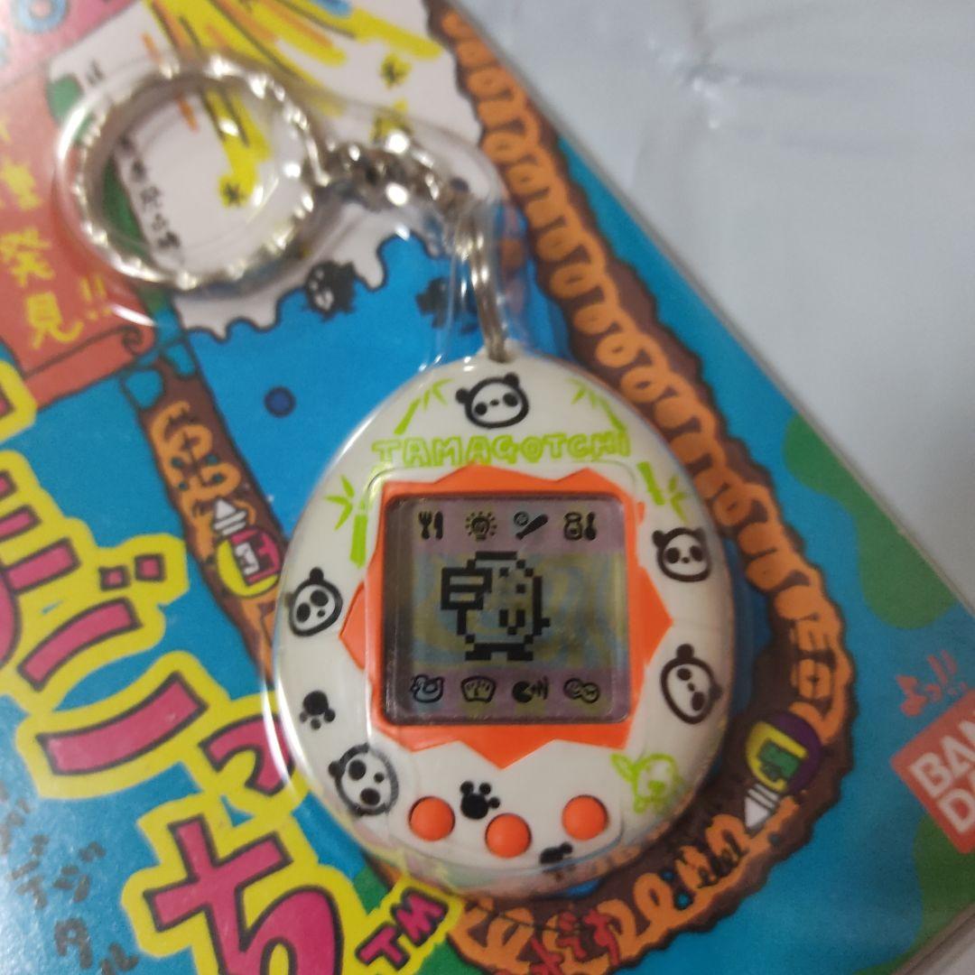 新種発見！ たまごっち 香港限定 海外版 パンダ レア品 tamagotchi