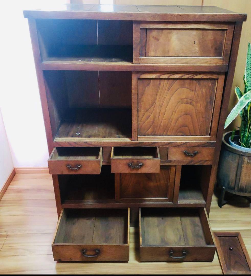 木目が美しい箪笥