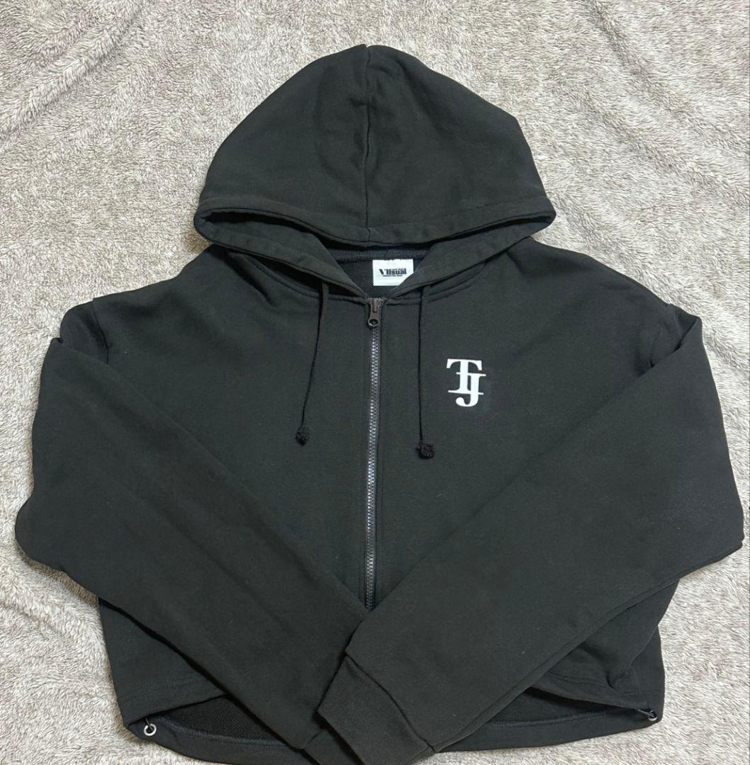 Travis Japan VIIsualパーカー