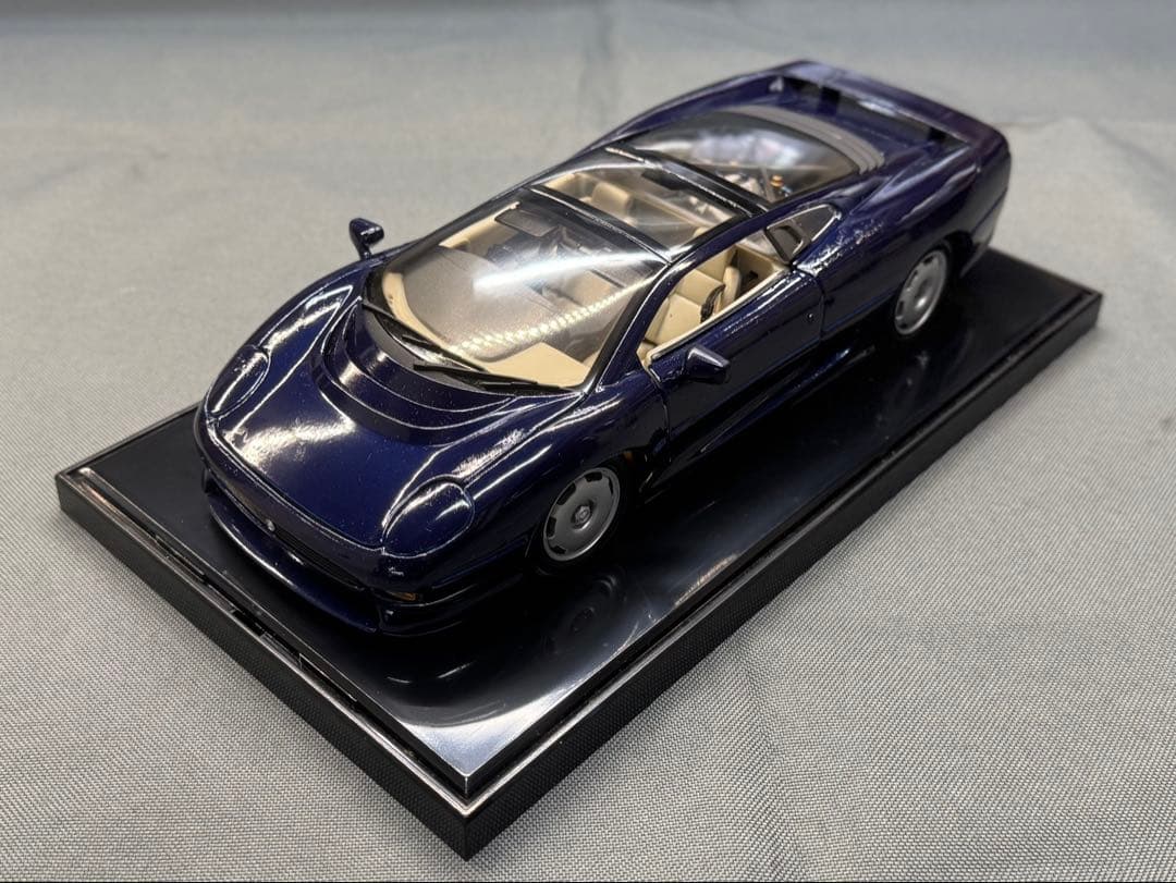 Jaguarジャガー XJ220 blue 1/18 ミニカー