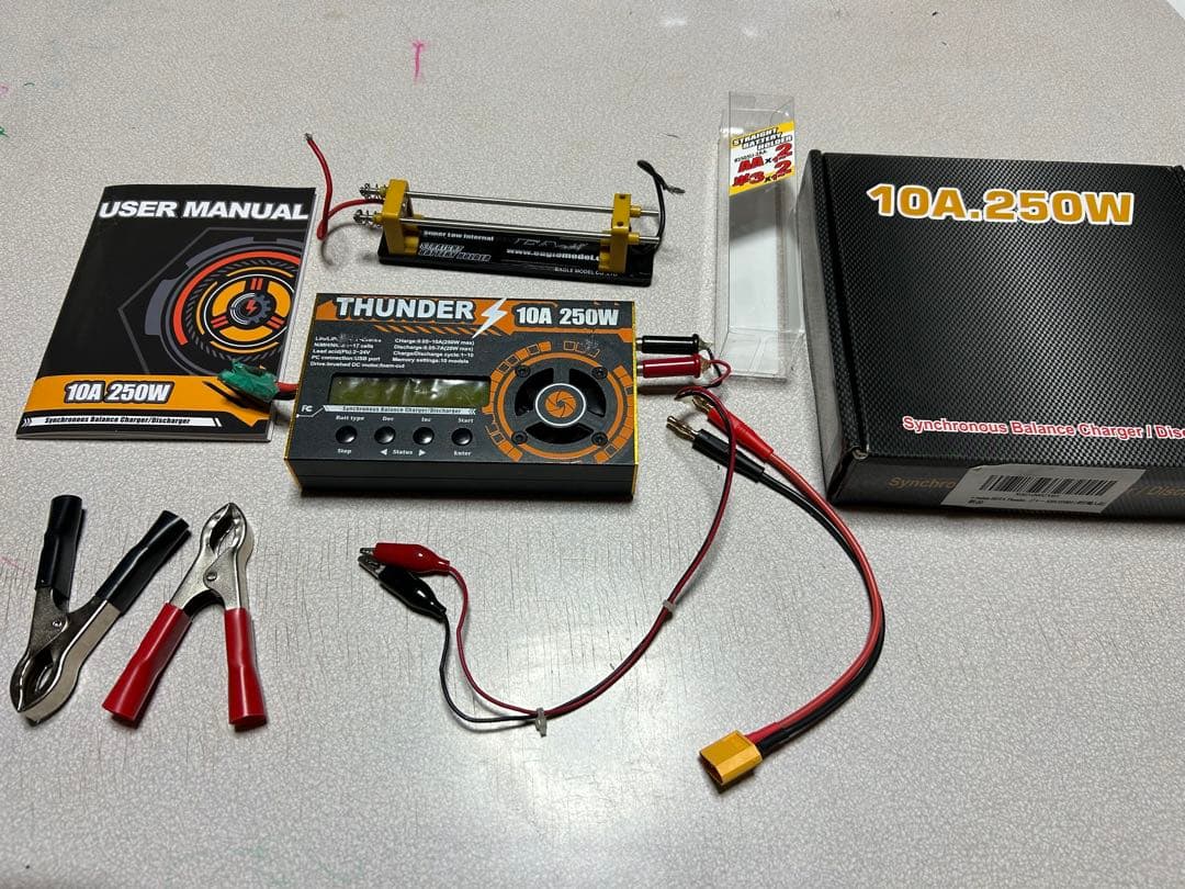 【箱説明書おまけ付】　ミニ四駆　充電器　モーター慣らし機THUNDER サンダー