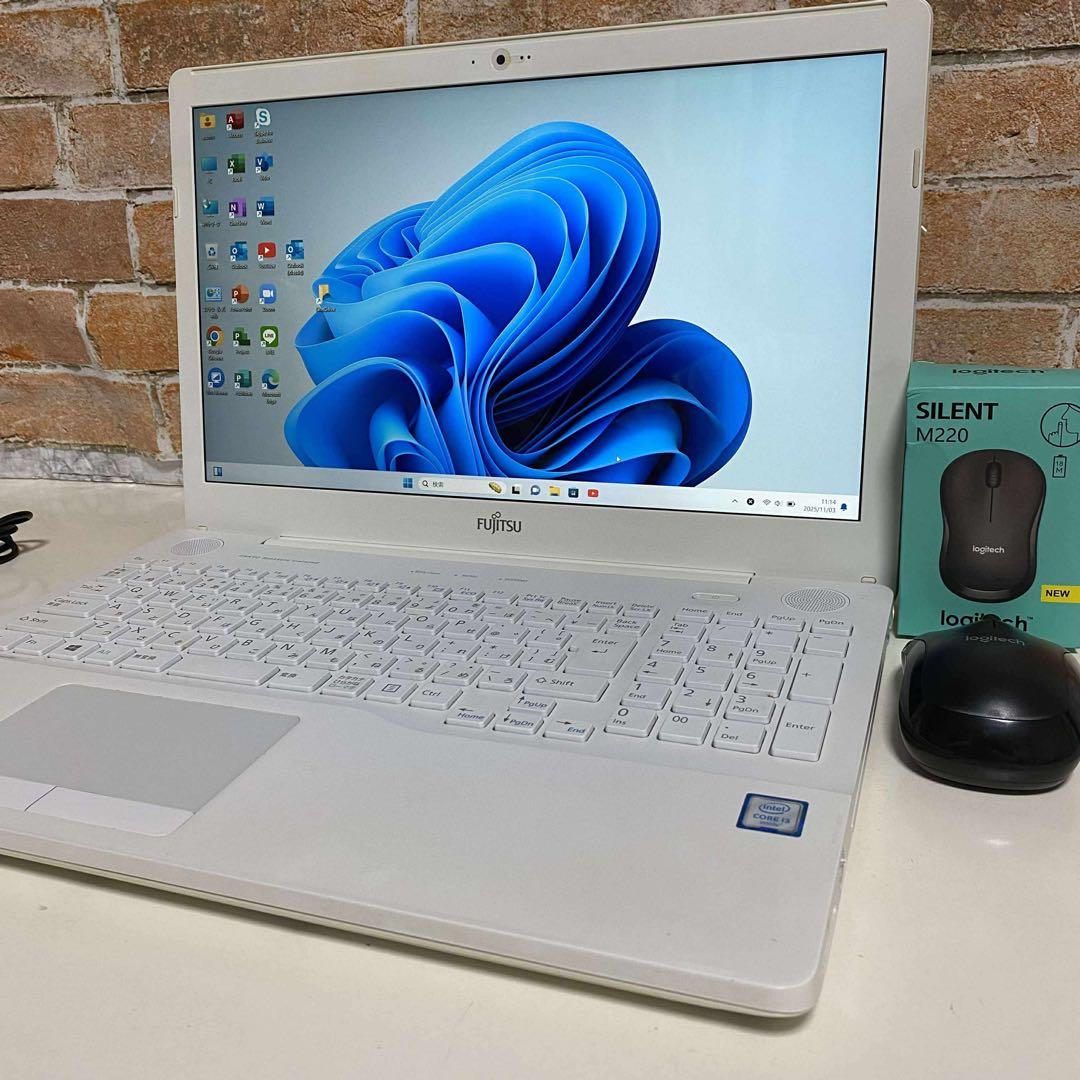 美品　富士通ノート PC Core i3 SSD高速起動　オフィス2024年付き