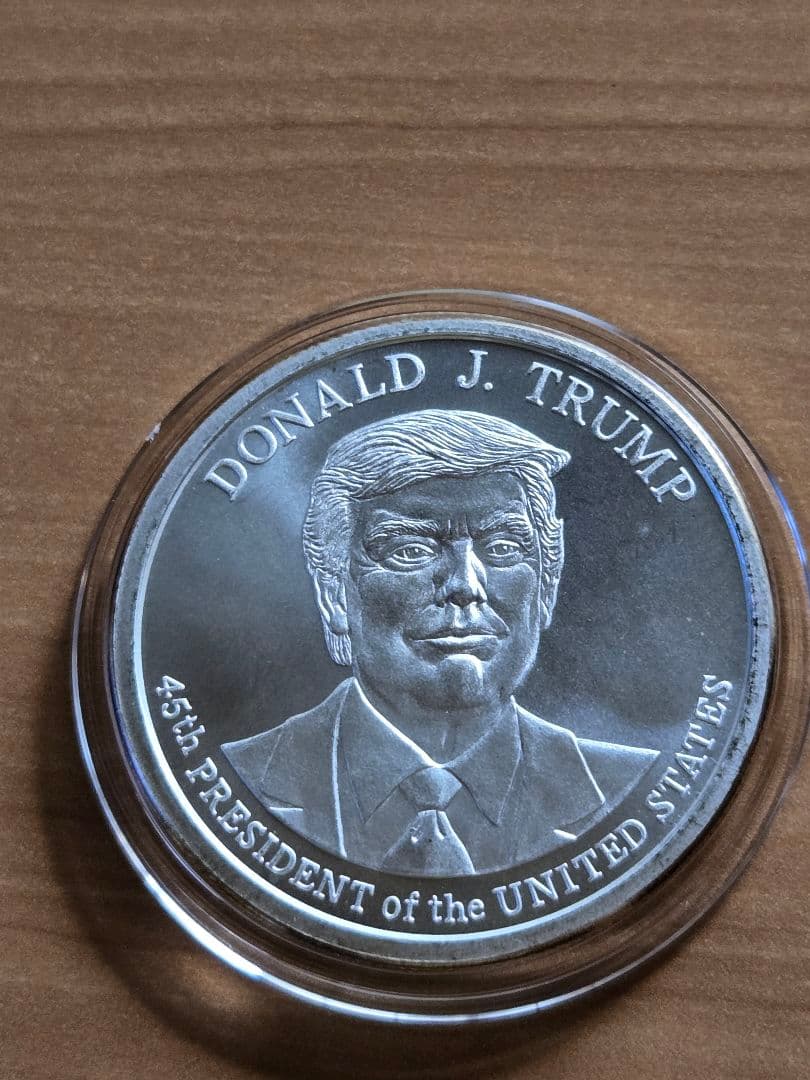 アメリカ「ドナルド・J・トランプ大統領」純銀１オンス　メダル