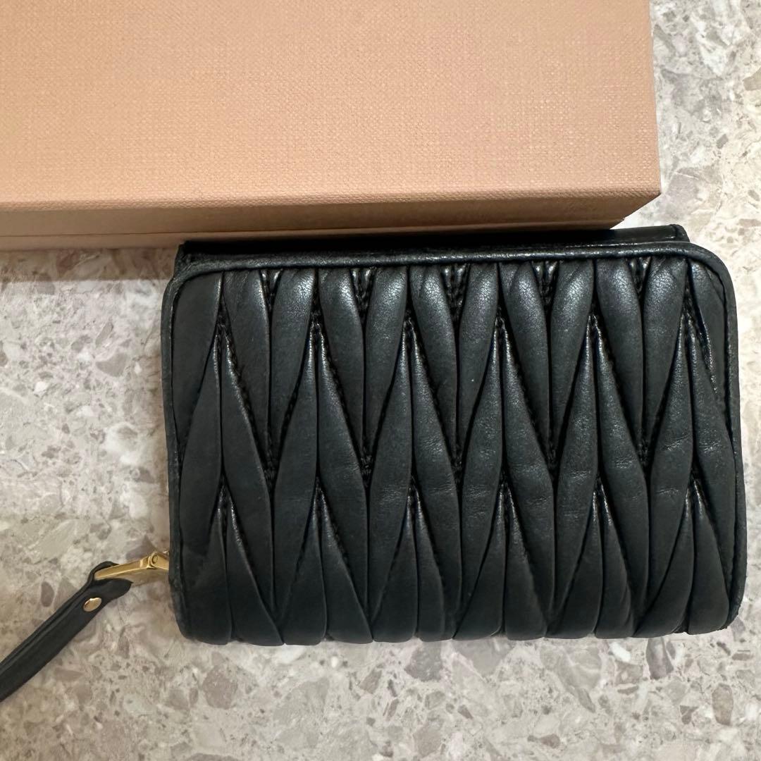 miu miu ミュウミュウ マテラッセ 三つ折り財布 ブラック