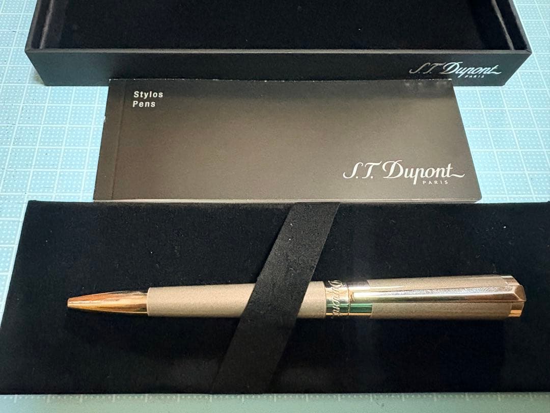 【匿名配送】S.T. Dupont ボールペン グレー（芯は入っていません！）