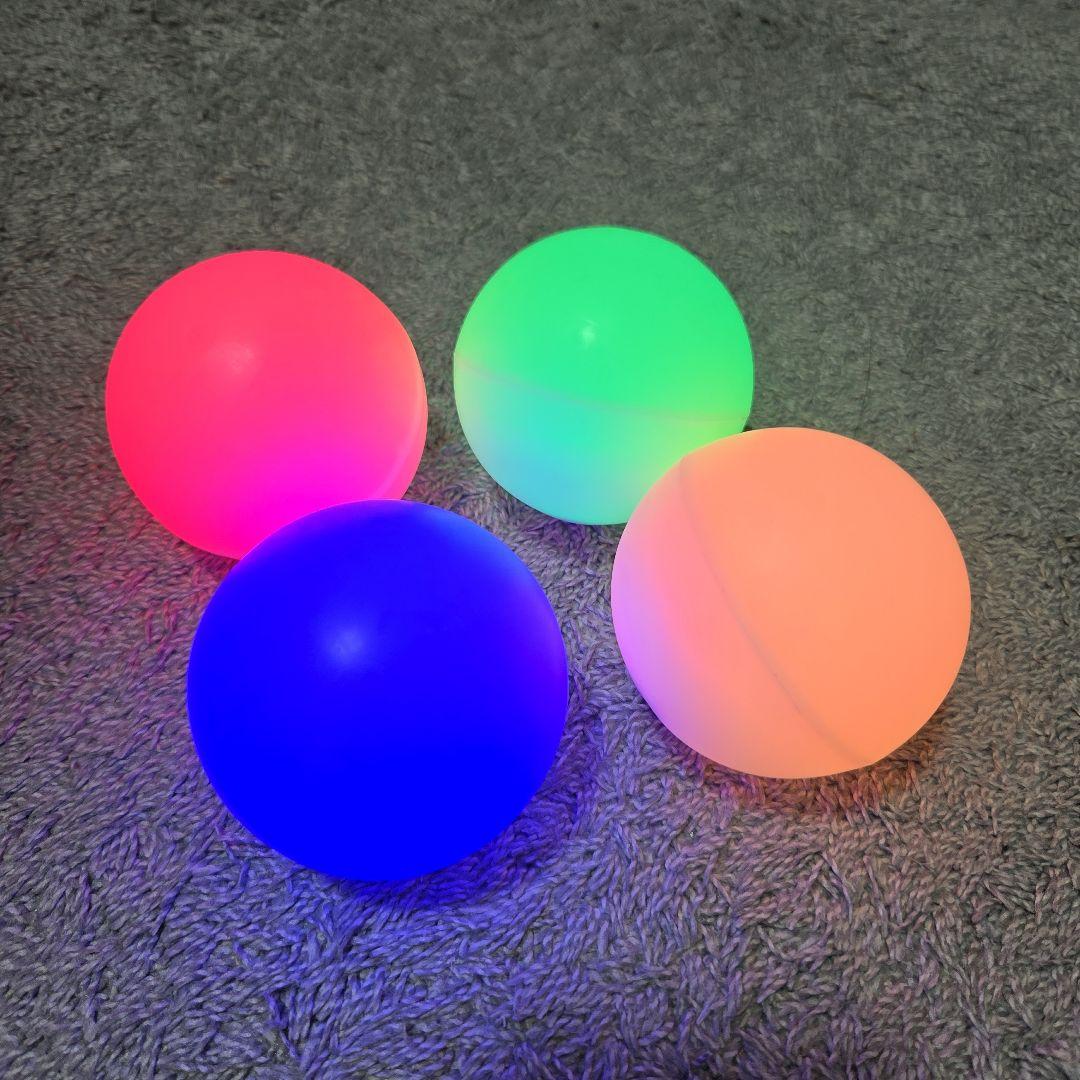 光るボール　ジャグリング