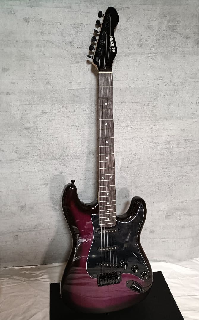 Selderストラトタイプエレキギター、パープルカラー美品！音出し確認済み品！