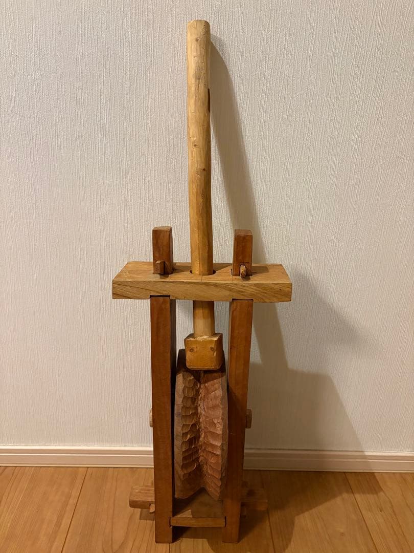 木製の滑車　伝統的な木製道具