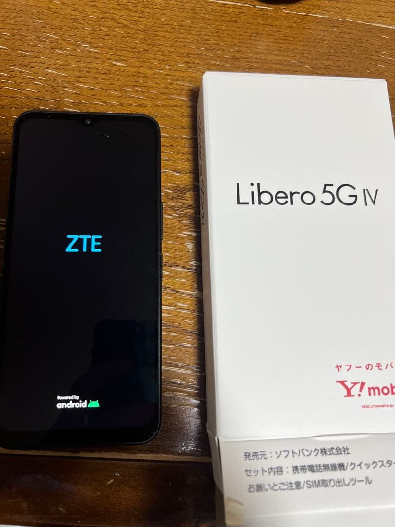 ZTE Libero 5G IV 本体
