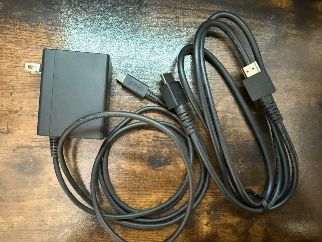 Nintendo Switch本体 グレー、Joy-Con、ドック付属全て付き！