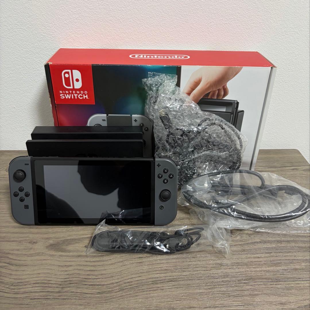 任天堂　スイッチ 本体＋ドック＋Joy-Con グレー　ケース付き　Switch