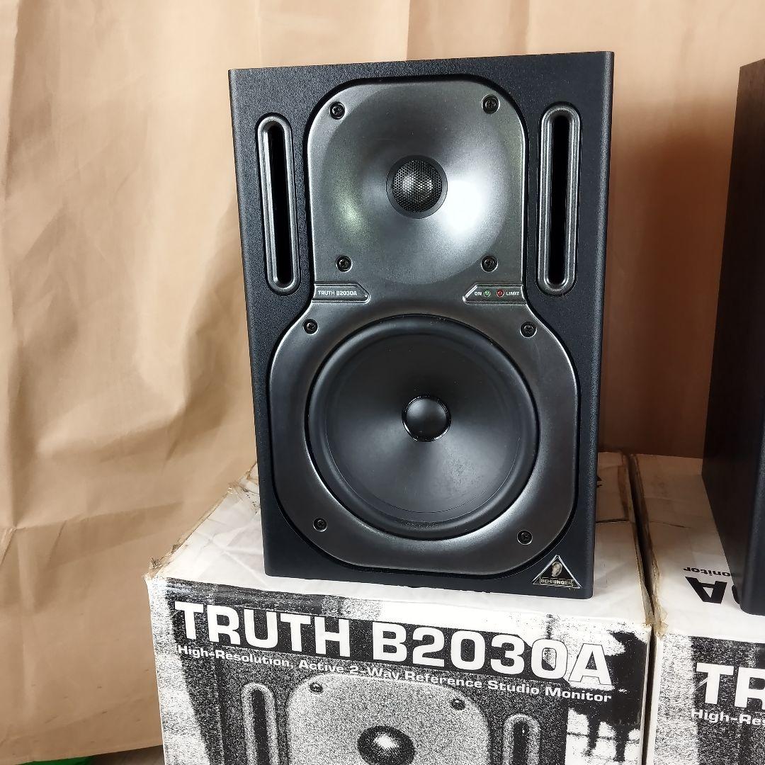 スタジオモニタースピーカー 　TRUTH B2030A BEHRINGER