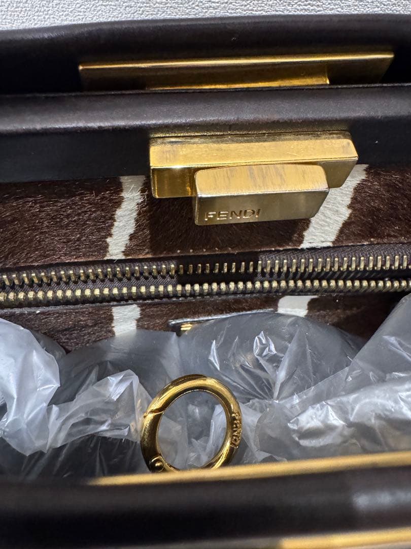 FENDI フェンディ 8BN226 ピーカブー ミディアム