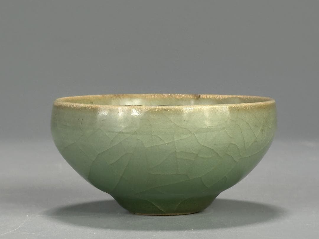 中国美術　龍泉窯　青磁茶杯　煎茶碗　貫入　盃　唐物