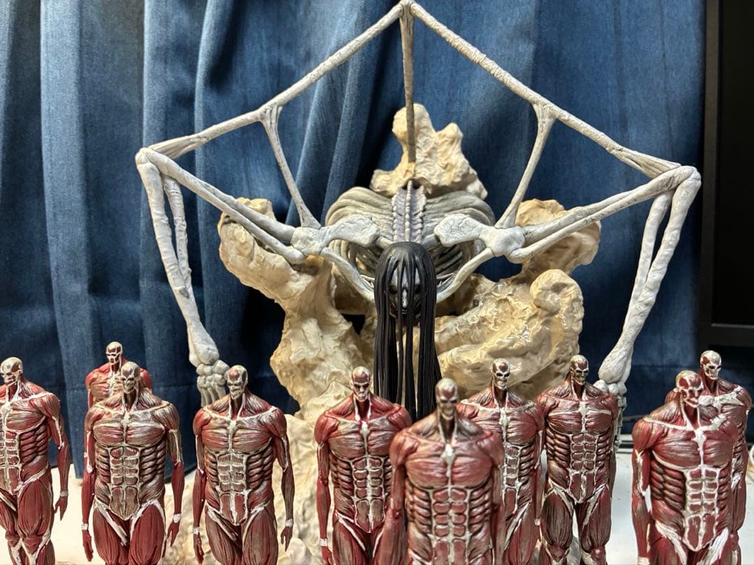 終尾の巨人　フィギュア　MEGAIMPACT 地鳴らしフィギュア　セット