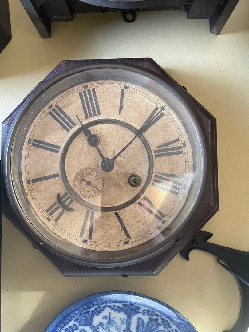 レトロ　時計　ネジ　すごく古い