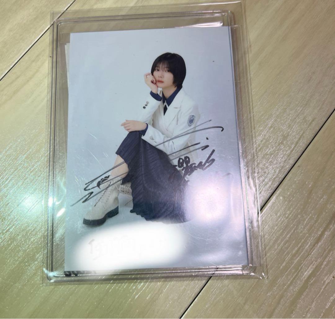 藤吉夏鈴　直筆サイン入り生写真　秘蔵生写真