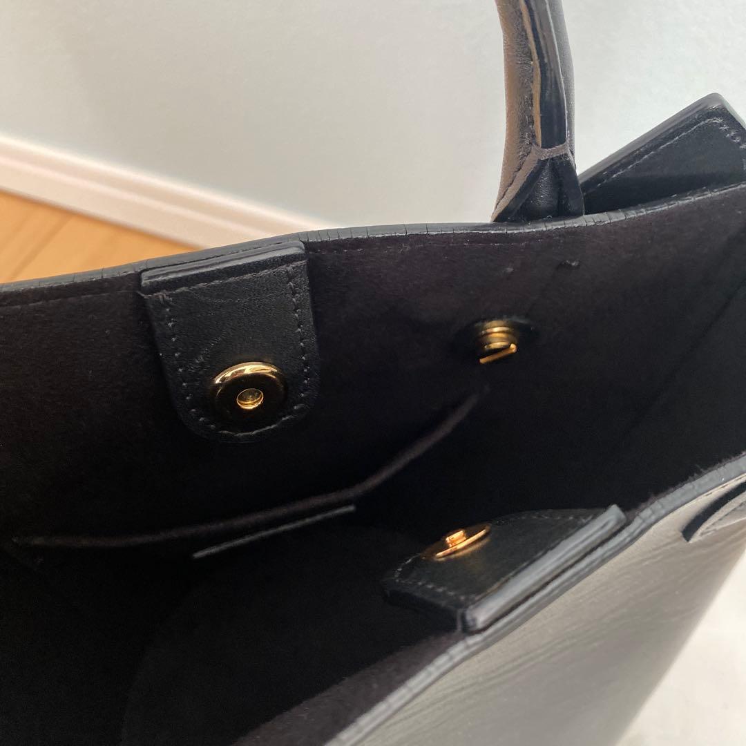 MARY AL TERNA メアリオルターナ　ブラックレザーハンドバッグ