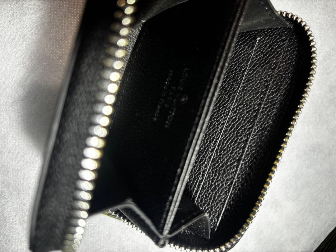 Louis Vuitton ブラックケース