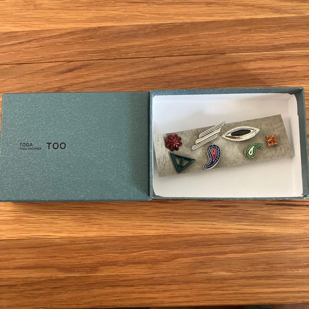 アクセサリー TOGA TOO l pin set TZ242-AK937