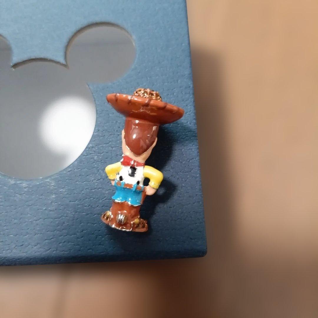 ディズニー スワロフスキー ® クリスタル　ウッディ ミニフィギュア