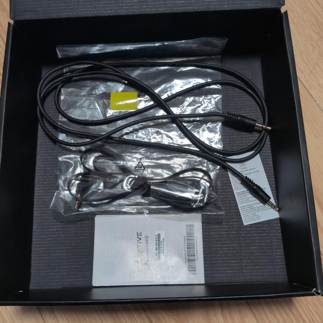 ヘッドホン CREATIVE AURVANA Live!2