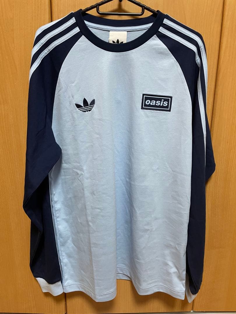 oasis adidasコラボロングTシャツ