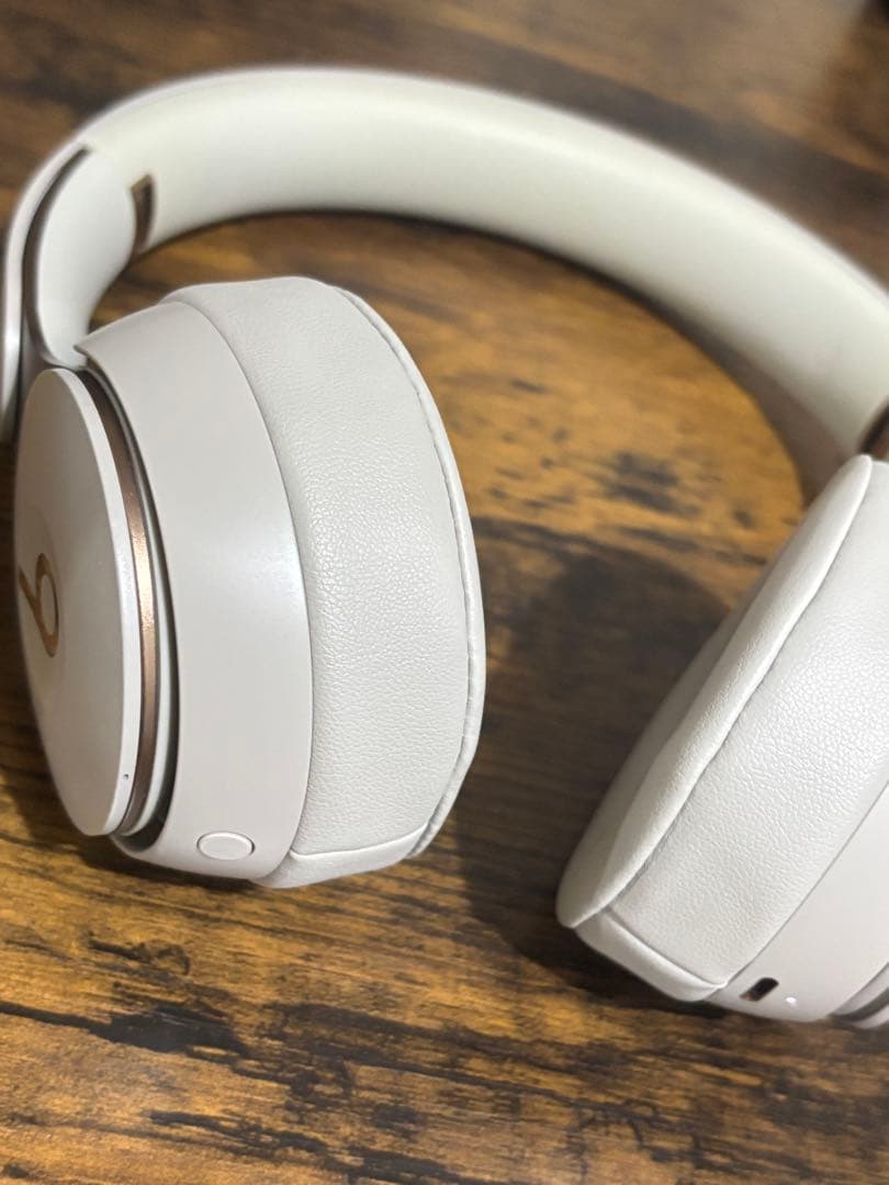 ヘッドホン Beats solo pro