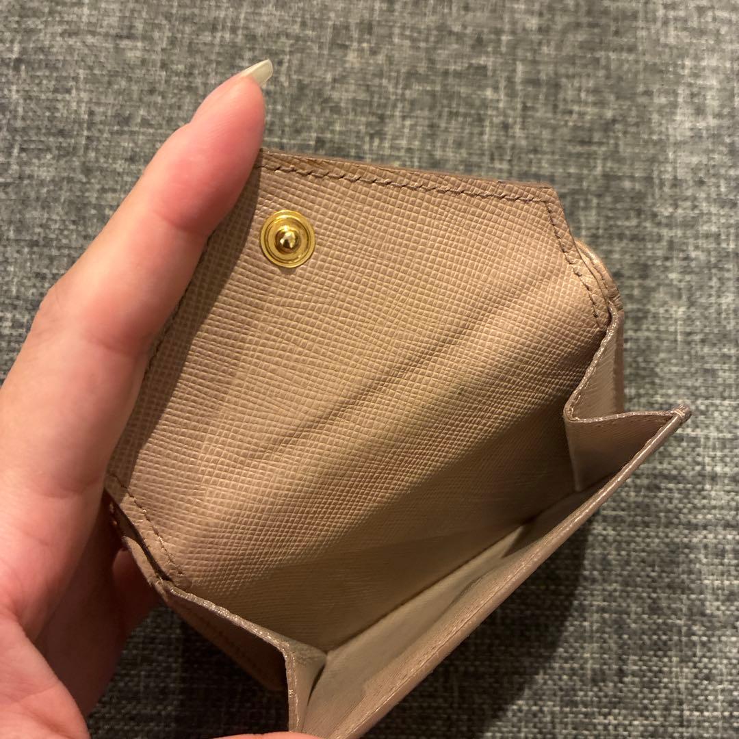 最終値下げ【正規品】PRADA サフィアーノレザー 三つ折り財布 ベージュ